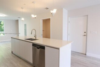 Building Photo - 2 bedroom in Aventura FL 33180
