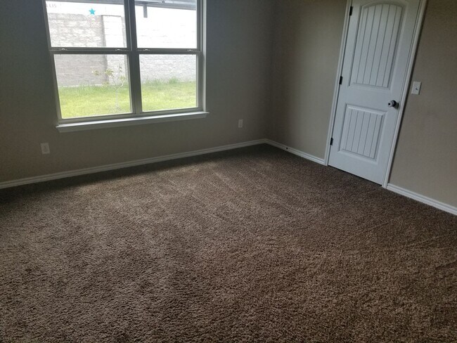 Building Photo - 4302 Hunters Pl Dr