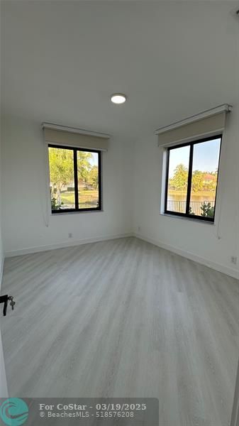 Building Photo - 2550 Jardin Terrace