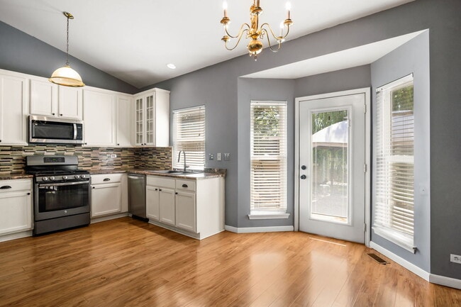 Building Photo - 776 Chesterfield Ln