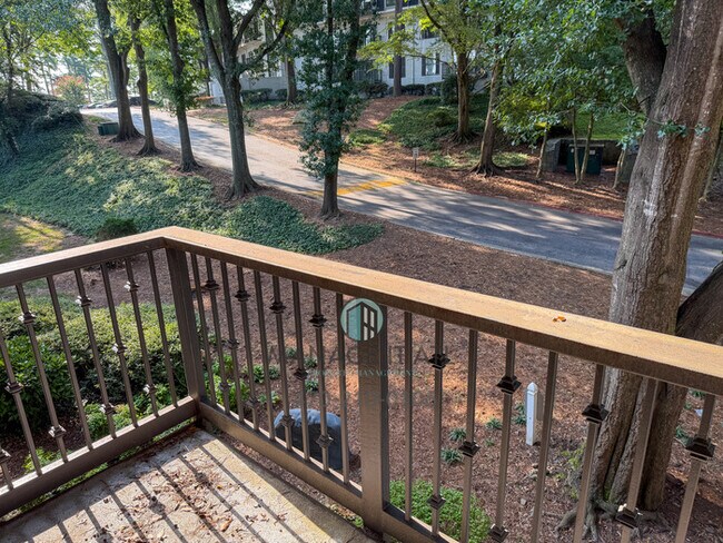 Building Photo - 2 bedroom condo in Atlanta in gated community