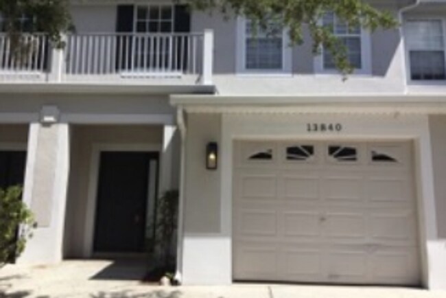 Building Photo - BEAUTIFUL 3 BEDFROOM, ,2.5 BATHROOMS TOWNH...