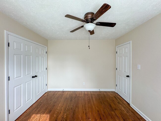 Building Photo - 5961 Chinas Ct
