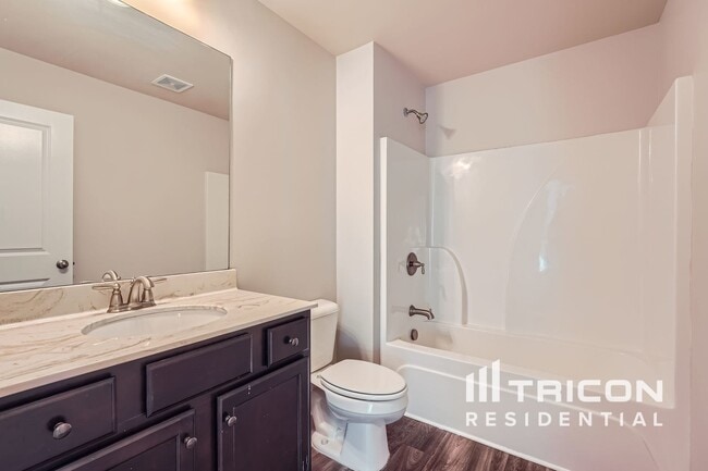 Building Photo - 4050 Tarnwood Pl