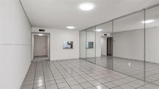 Building Photo - 6620 W 2nd Ct