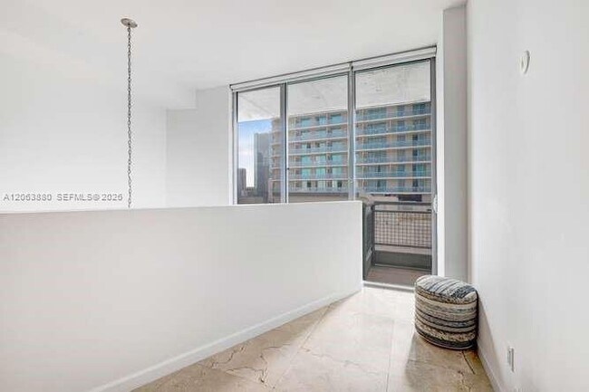 Building Photo - 690 SW 1st Ct
