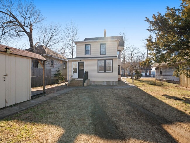 Building Photo - Spacious 5-Bedroom Rental with Backyard & Basement in Millville