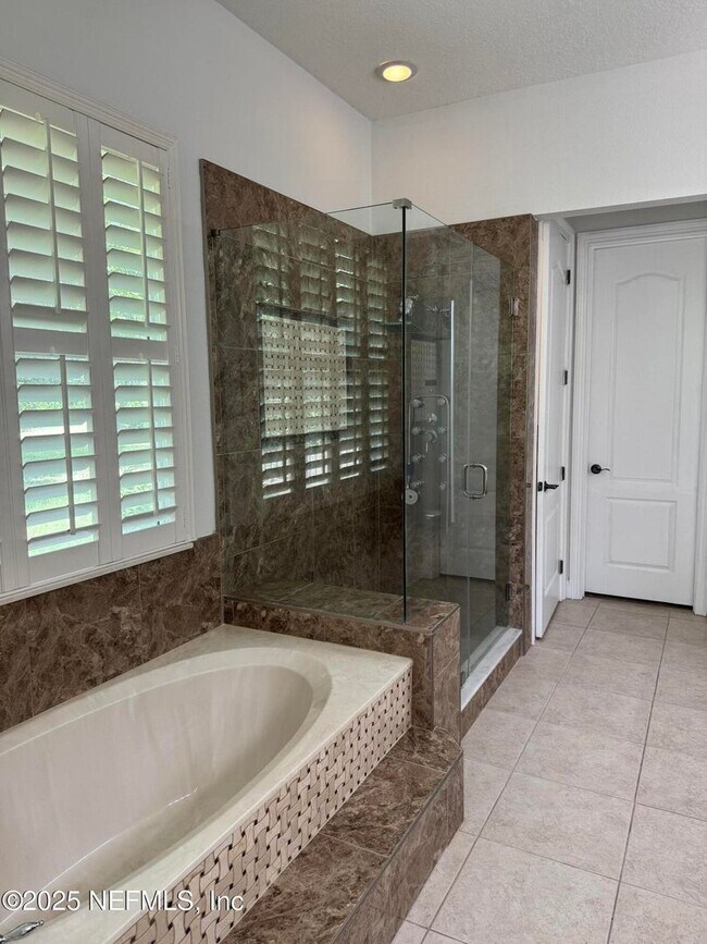 Building Photo - 9902 Windwater Ct