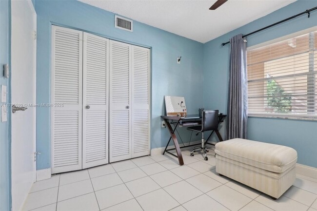 Building Photo - 1210 Bahama Bend