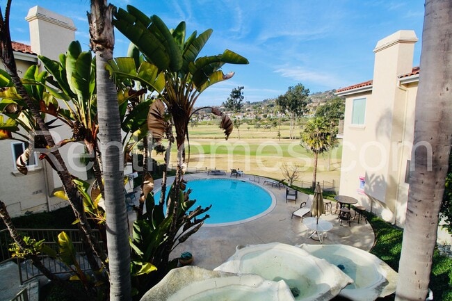 Building Photo - 2528 Navarra Dr