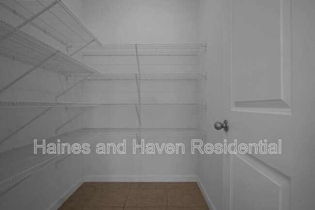 Building Photo - 456 Hennepin Lp