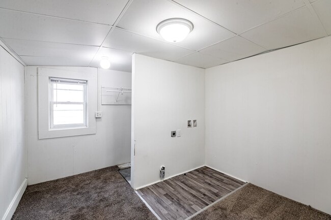 Building Photo - 603 10th St N