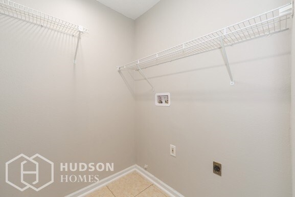 Building Photo - NOW AVAILABLE! 14831 WINDING CREEK C, TAMP...