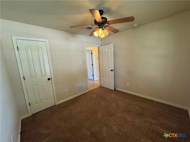 Building Photo - 2501 Traditions Dr
