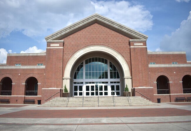 Building Photo - Three bedroom - Three bathroom apartments at University Park in Lillington, NC!