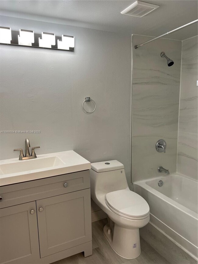Building Photo - 2871 N Oakland Forest Dr