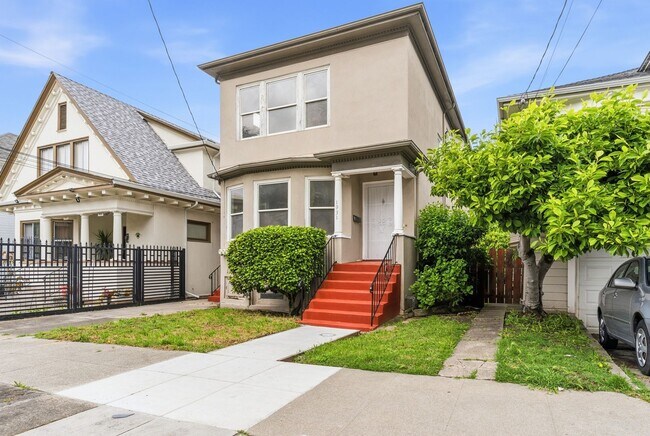 Building Photo - Fully Renovated 2 Bed, 1 Bath Oakland Home with In-Unit Laundry