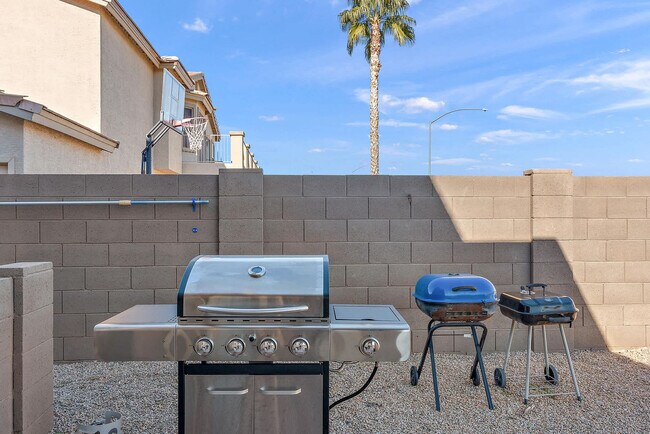 Building Photo - 4123 S Adelle