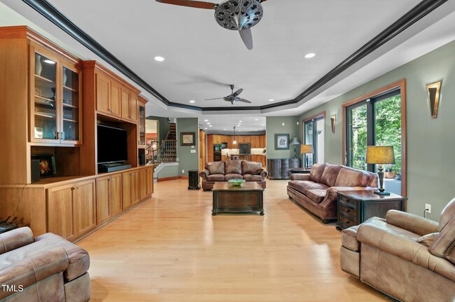 Building Photo - 6016 Glenthorne Dr