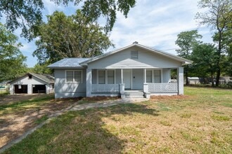 Building Photo - Charming Corner-Lot Home in Bessemer – So ...