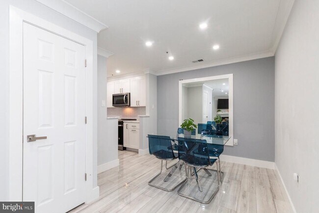 Building Photo - 255 S Pickett St