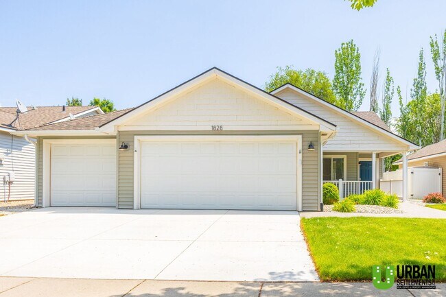 Building Photo - Beautiful 3-Bedroom Home in Desirable Rive...