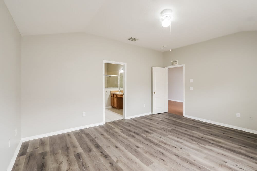 Building Photo - 31248 Shaker Cir