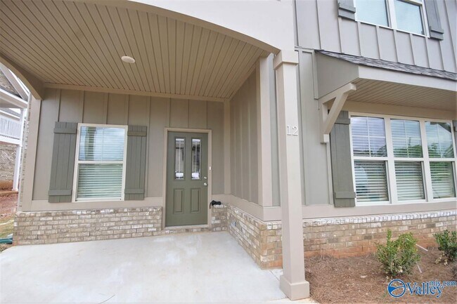 Building Photo - 12 Silky Oak Cir SW
