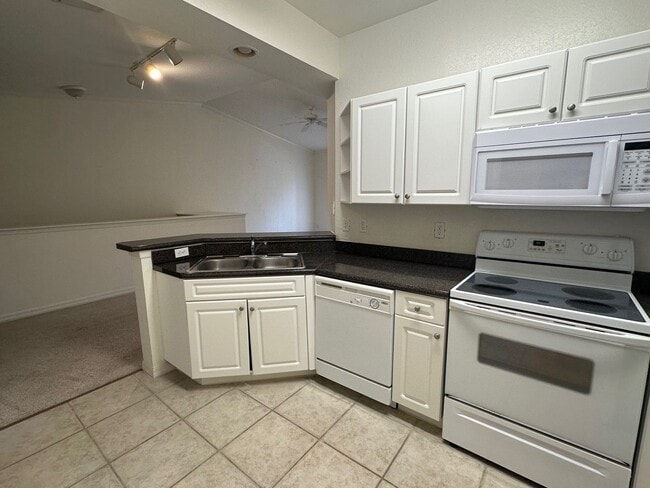 Building Photo - Palm Estates 1/1