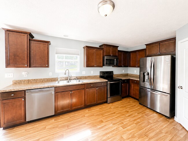 Building Photo - Beautiful 3-Bedroom Home in Desirable Village at Armstrong Farms