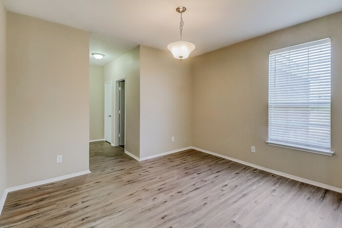 Building Photo - 1015 Shenandoah Way