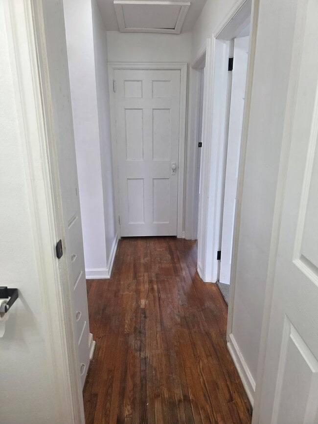 Building Photo - Updated 2-Bedroom, 1-Bathroom Home with Garage – $1,350/Month | Accepting Section 8