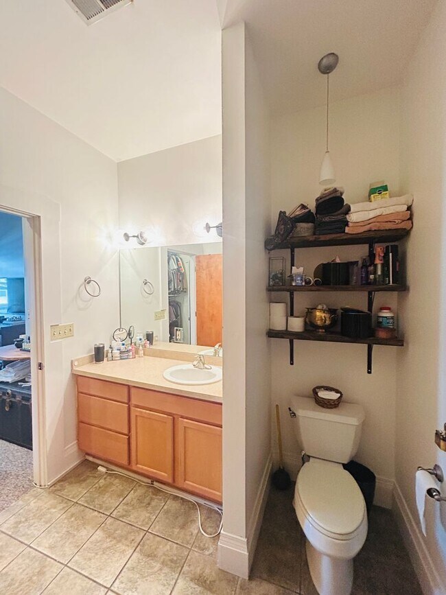 Building Photo - Madison Ave. Loft