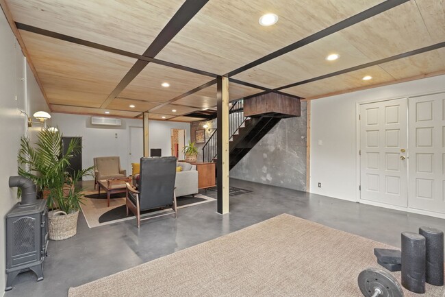 Building Photo - 21549 Summit Trail