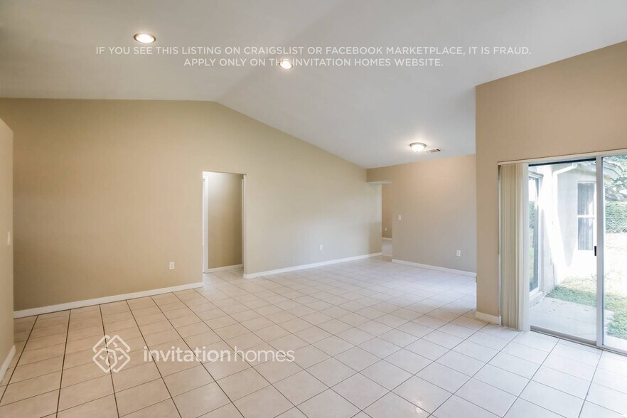 Building Photo - 211 NW 187th Ave
