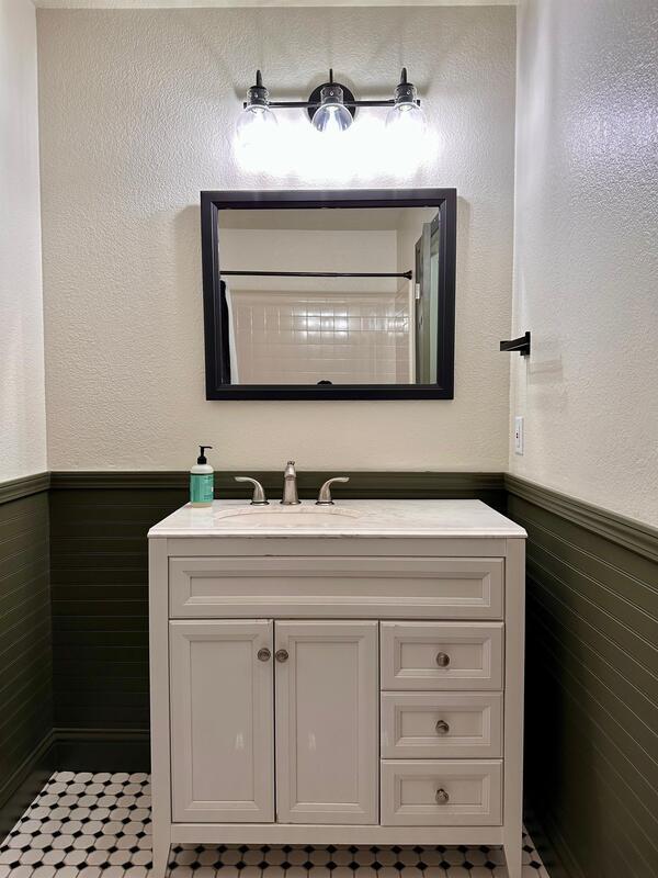 Building Photo - 148 Castlemont Dr