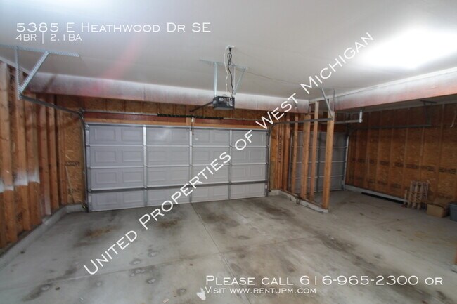 Building Photo - 5385 E Heathwood Dr SE