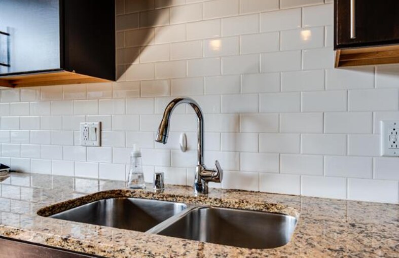 Building Photo - 803 E Mifflin St