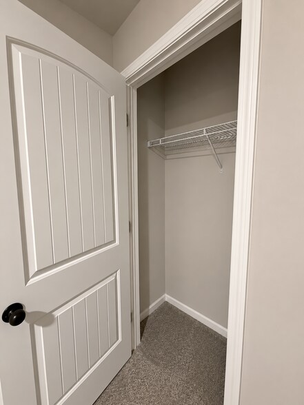 Building Photo - 2769 Valley Green Dr