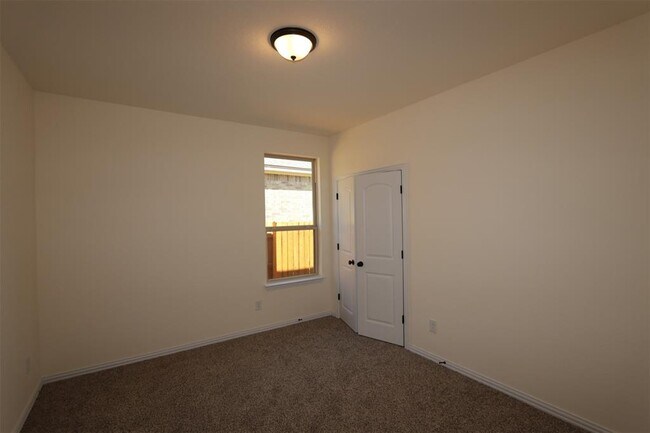 Building Photo - 3305 Amerigo Pl