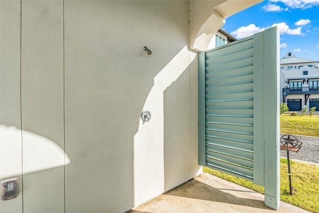 Building Photo - 312 Seagrass