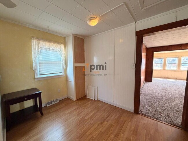 Building Photo - 707 E 118th St