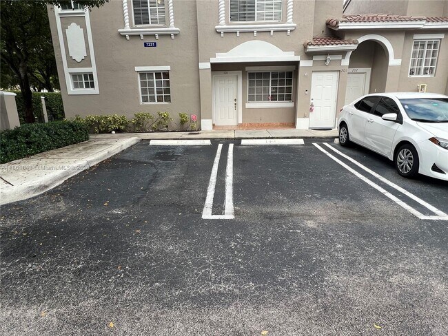 Building Photo - 7231 NW 174th Terrace