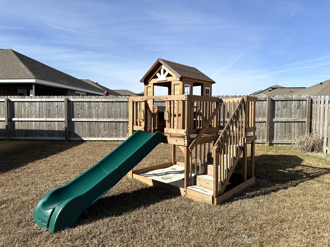 Building Photo - 1046 Limpkin St