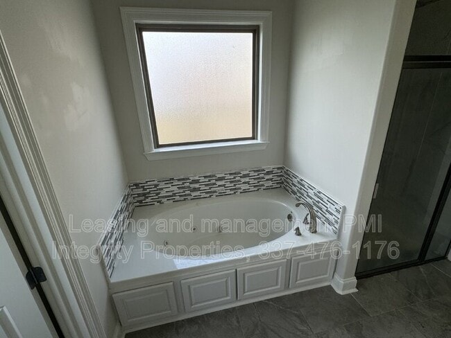 Building Photo - 216 Golden Cypress Dr