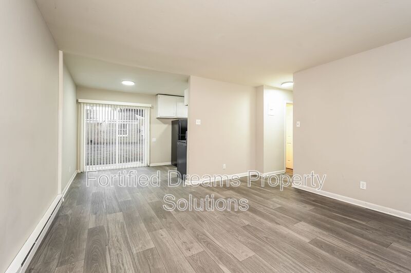 Building Photo - 904 Lowdermilk St