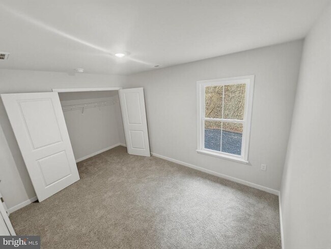 Building Photo - 441 High Top Rd