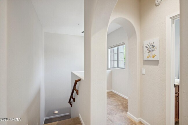 Building Photo - 3935 E Rough Rider Rd