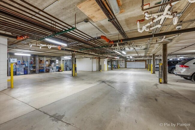 Building Photo - 543 N Hough St