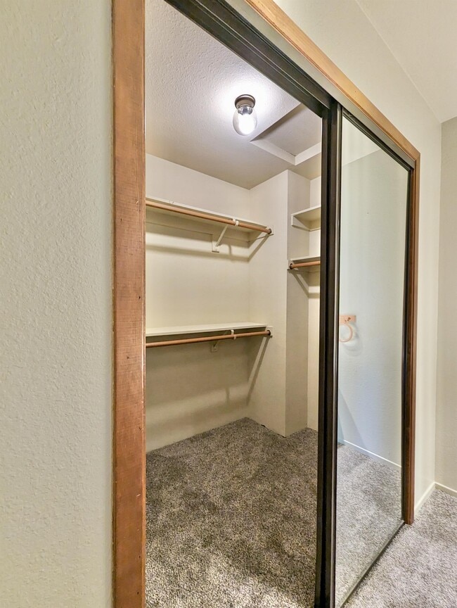 Building Photo - 16481 Tony Ct